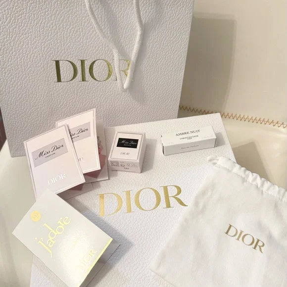 Dior Miss Dior Essence Mini Eau de Parfum with other Dior samples - Picture 1 of 5